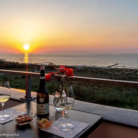 Meerzeit, Direkt Am *